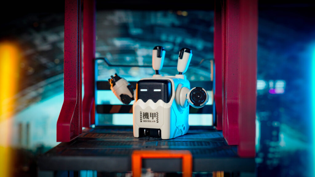 GravaStar Launches Mecha Robot-inspired Charger